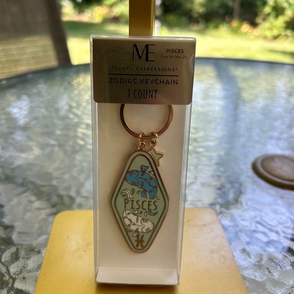 Expressions Zodiac Pisces Keychain with Blue and White Accents - Picture 2 of 3